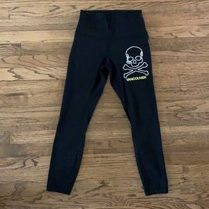 SOULCYCLE X LULULEMON WUNDER UNDER FULLUX CROP SZ6